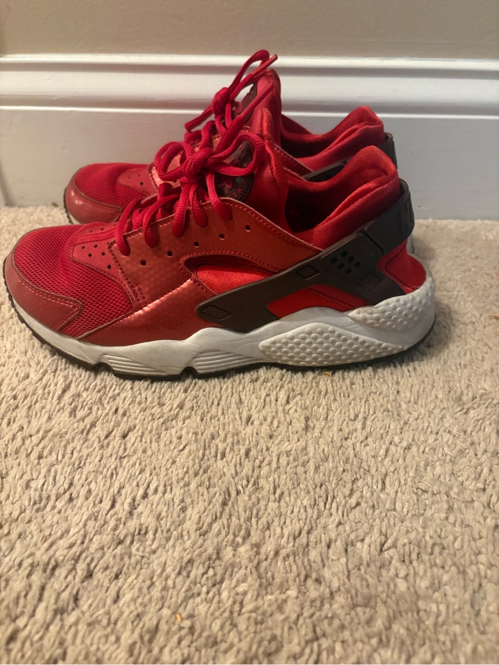 Women’s Nike Air Huarache size 10
